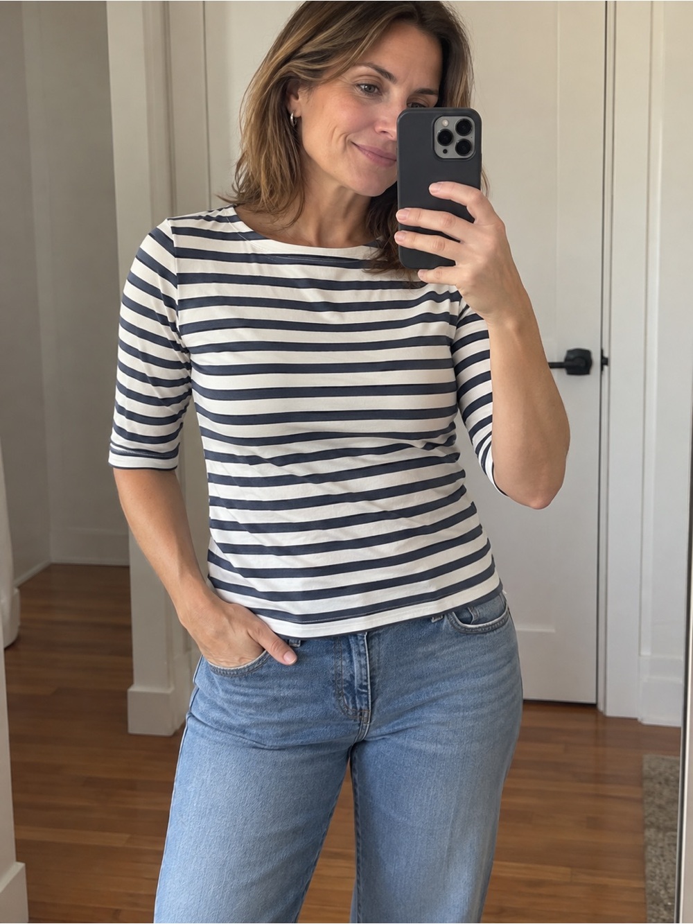 J.Crew Painter Tee – Size M – Classic Short Sleeve Top